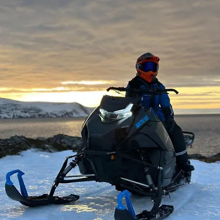 Kjollefjord, Hybelleilighet Med Kjokkenkrok Og Eget Bad *