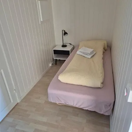 Apartamento Kjollefjord, Hybelleilighet Med Kjokkenkrok Og Eget Bad Kjøllefjord