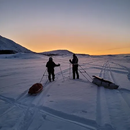 Kjollefjord, Hybelleilighet Med Kjokkenkrok Og Eget Bad * Kjøllefjord